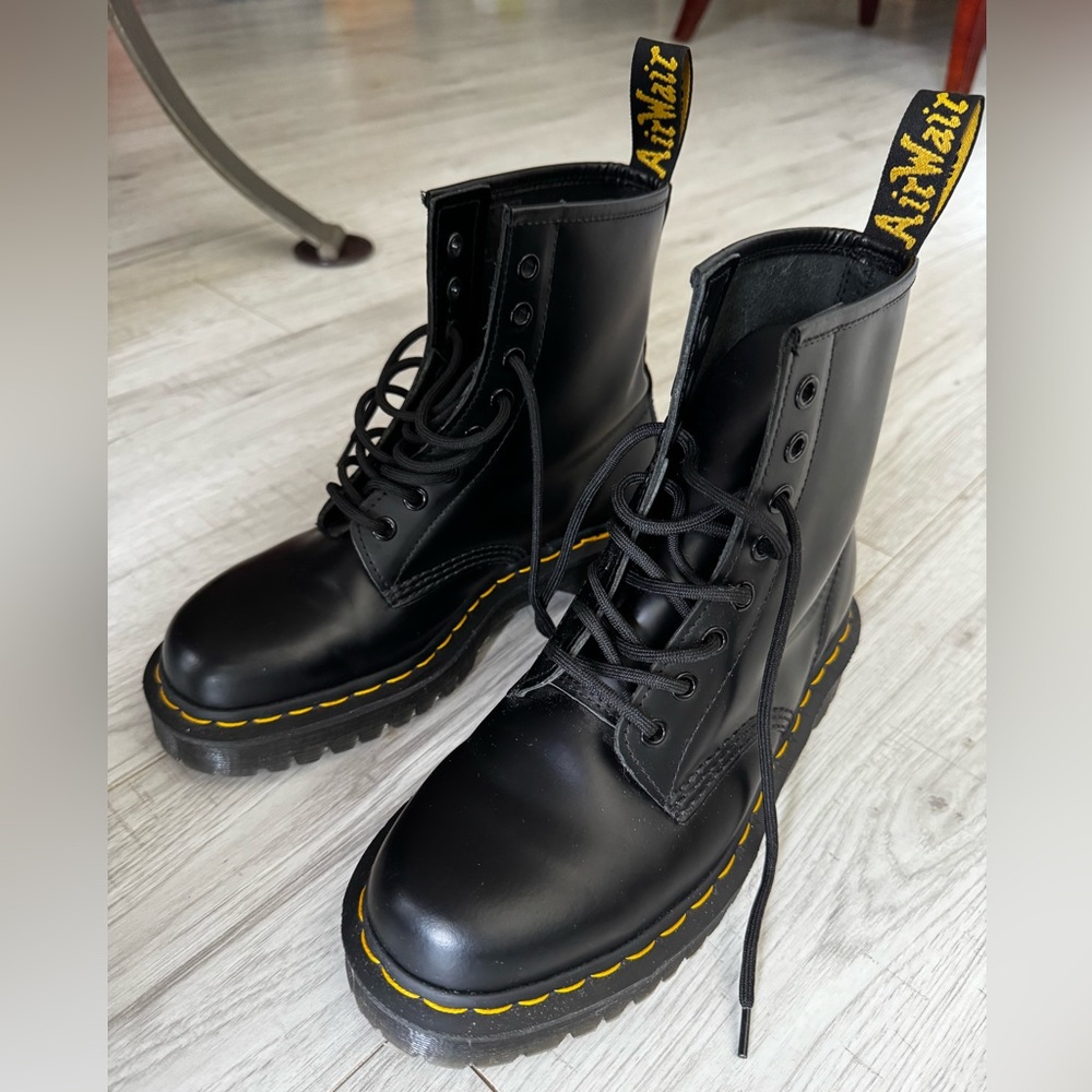 Dr. Marten’s 25354 / 1460 Bex Boots Black Leather - UNISEX 7M / 8L